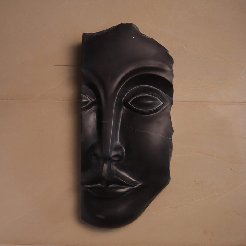 Tala Noir Face